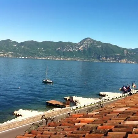 Fraderiana Торри-дель-Бенако